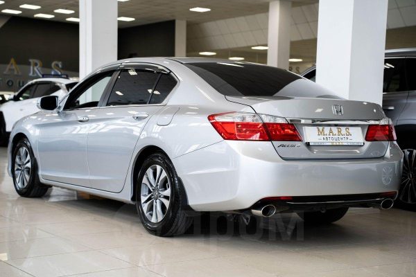 Honda Accord — изображение 10