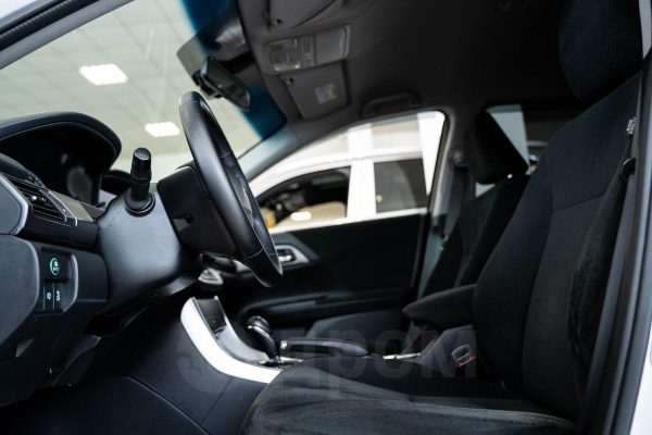 Honda Accord — изображение 17