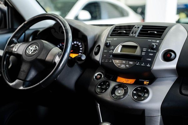 Toyota RAV4 — изображение 24