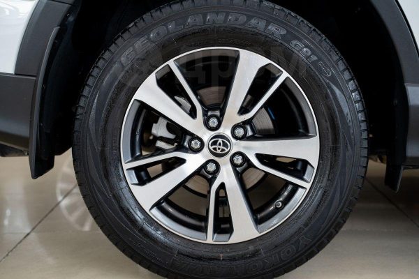 Toyota RAV4 — изображение 7