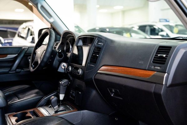Mitsubishi Pajero — изображение 14
