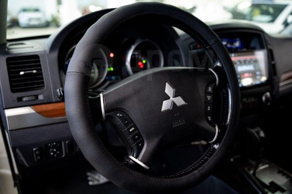 Mitsubishi Pajero — изображение 29