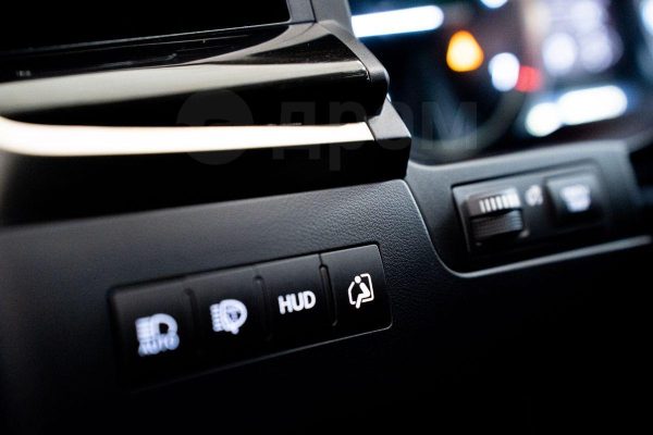 Lexus LX570 — изображение 35