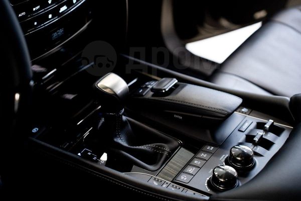 Lexus LX570 — изображение 36