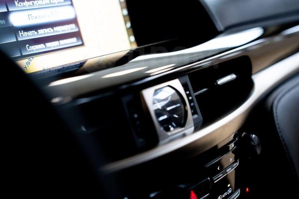 Lexus LX570 — изображение 37