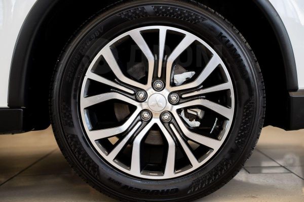Mitsubishi Outlander — изображение 9
